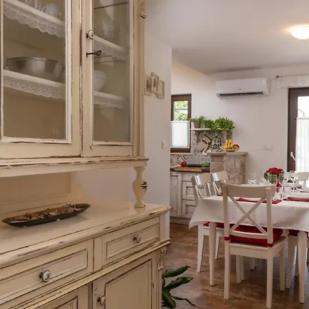 Typisches Istrisches Steinhaus Brnistra In * Rakalj